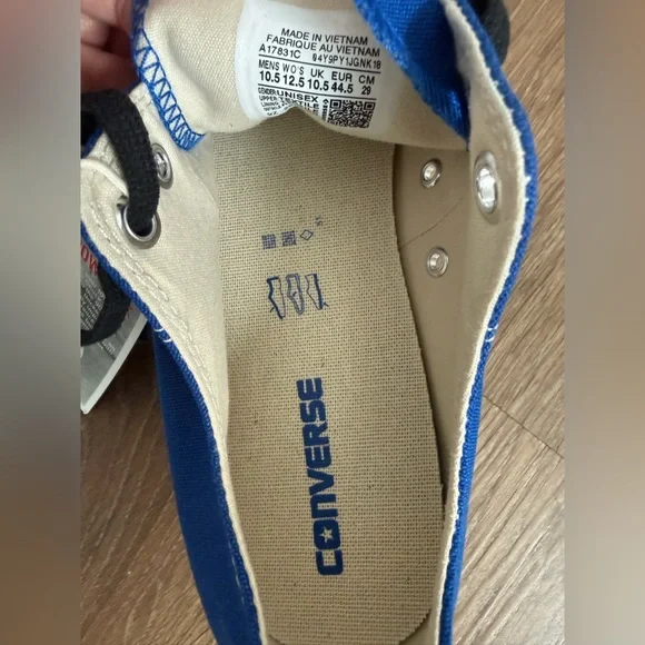 Chuck Taylor Throwback Converse Men’s Sneakers - Picture 3 of 5